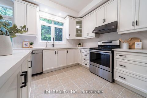 Photo 8 at 51 Routliffe Lane, Newtonbrook West, Toronto