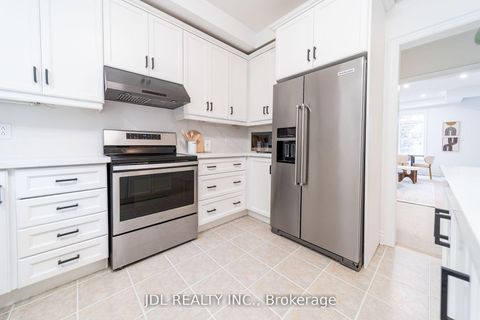 Photo 9 at 51 Routliffe Lane, Newtonbrook West, Toronto
