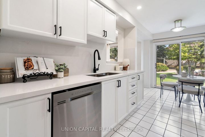 Photo 11 at 106 - 2555 Thomas Street, Central Erin Mills, Mississauga