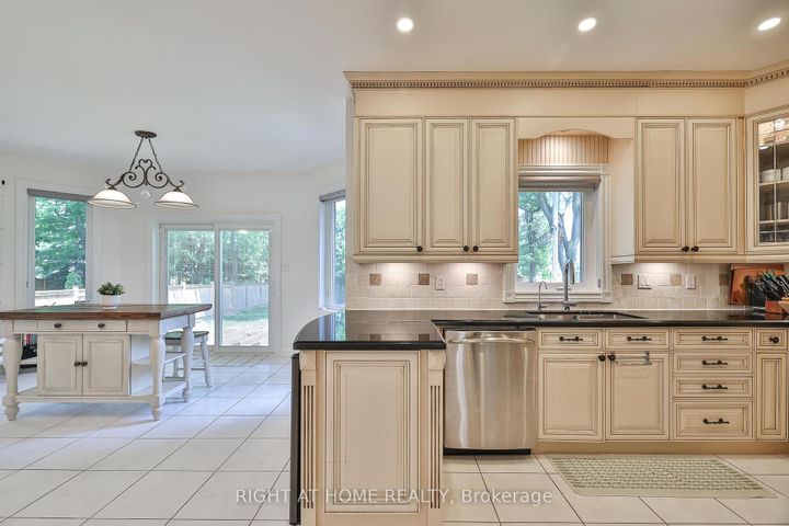 Photo 10 at 58 Yorkview Drive, Willowdale West, Toronto
