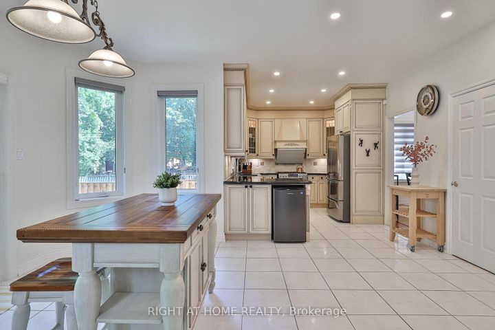 Photo 13 at 58 Yorkview Drive, Willowdale West, Toronto