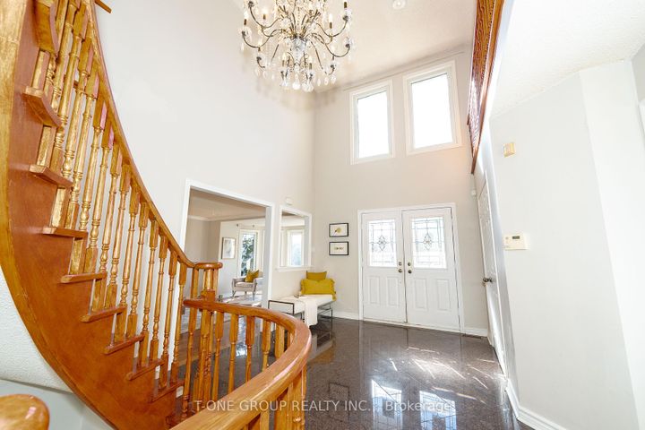 Photo 5 at 382 Elgin Mills Road W, Westbrook, Richmond Hill