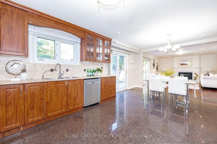 Photo 17 at 382 Elgin Mills Road W, Westbrook, Richmond Hill