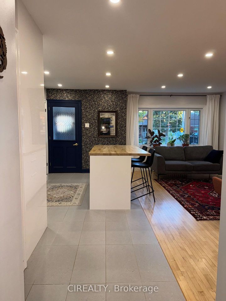 Photo 7 at 140 Ellins Avenue, Smythe, Toronto