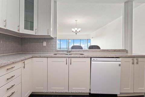 Photo 9 at PH205 - 18 Lee Centre Drive, Woburn, Toronto