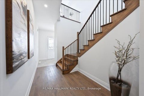 Photo 2 at 15 Aida Place N, Oak Ridges, Richmond Hill Photo 2 at 15 Aida Place N, Oak Ridges, Richmond Hill