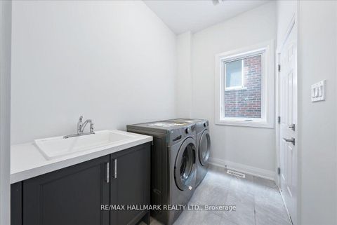 Photo 12 at 15 Aida Place N, Oak Ridges, Richmond Hill