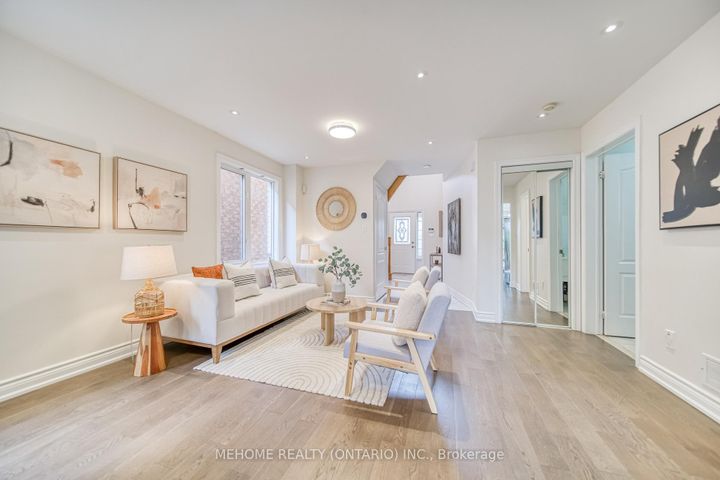 Photo 8 at 55 D'amato Crescent, Maple, Vaughan