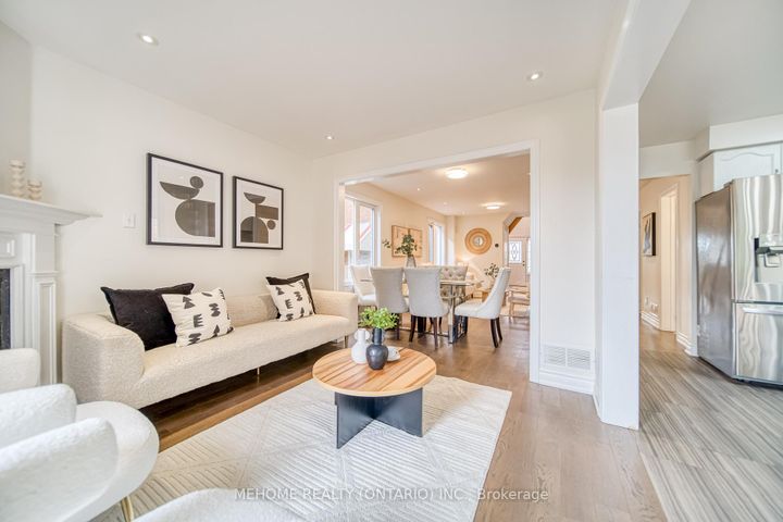 Photo 12 at 55 D'amato Crescent, Maple, Vaughan