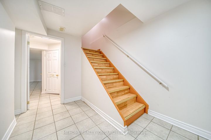 Photo 31 at 55 D'amato Crescent, Maple, Vaughan