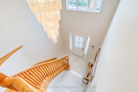 Photo 3 at 55 D'amato Crescent, Maple, Vaughan