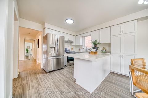 Photo 15 at 55 D'amato Crescent, Maple, Vaughan