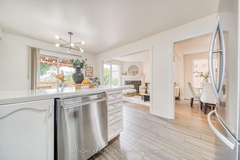 Photo 17 at 55 D'amato Crescent, Maple, Vaughan