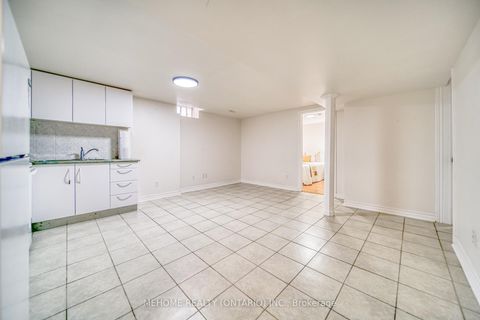 Photo 32 at 55 D'amato Crescent, Maple, Vaughan