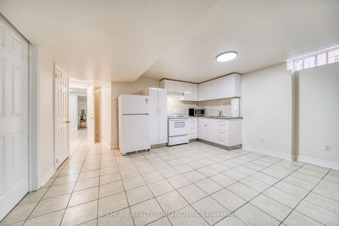 Photo 33 at 55 D'amato Crescent, Maple, Vaughan