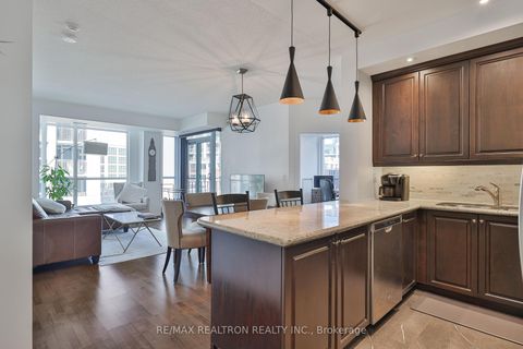 Photo 4 at 407 - 628 fleet Street, Waterfront Communities C1, Toronto