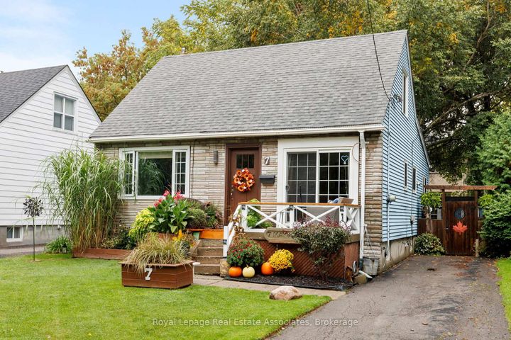 Photo 1 at 7 Maybourne Avenue, Birchmount, Toronto