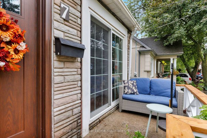 Photo 4 at 7 Maybourne Avenue, Birchmount, Toronto