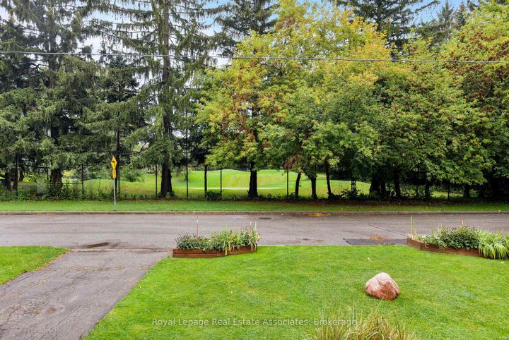 Photo 5 at 7 Maybourne Avenue, Birchmount, Toronto