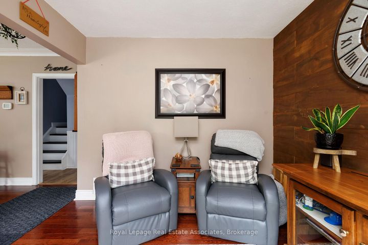 Photo 12 at 7 Maybourne Avenue, Birchmount, Toronto
