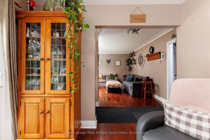 Photo 13 at 7 Maybourne Avenue, Birchmount, Toronto