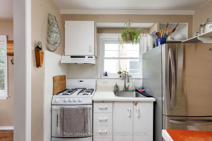Photo 16 at 7 Maybourne Avenue, Birchmount, Toronto