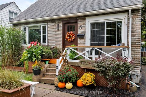 Photo 3 at 7 Maybourne Avenue, Birchmount, Toronto