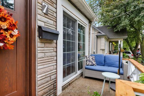 Photo 4 at 7 Maybourne Avenue, Birchmount, Toronto