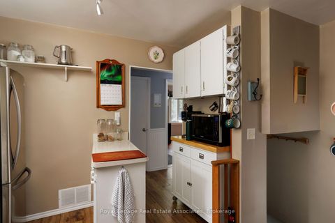 Photo 18 at 7 Maybourne Avenue, Birchmount, Toronto
