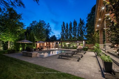 Photo 2 at 32 Totteridge Road, Rosethorn, Toronto