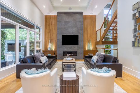 Photo 11 at 32 Totteridge Road, Rosethorn, Toronto