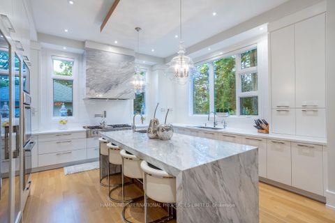 Photo 13 at 32 Totteridge Road, Rosethorn, Toronto