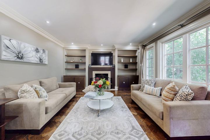 Photo 8 at 30 Bobwhite Crescent, Windfields, Toronto