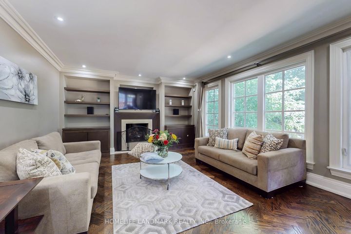 Photo 9 at 30 Bobwhite Crescent, Windfields, Toronto