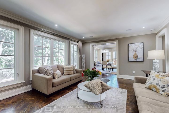 Photo 10 at 30 Bobwhite Crescent, Windfields, Toronto