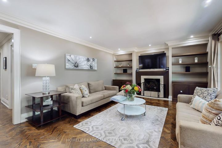 Photo 11 at 30 Bobwhite Crescent, Windfields, Toronto
