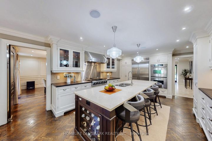 Photo 12 at 30 Bobwhite Crescent, Windfields, Toronto