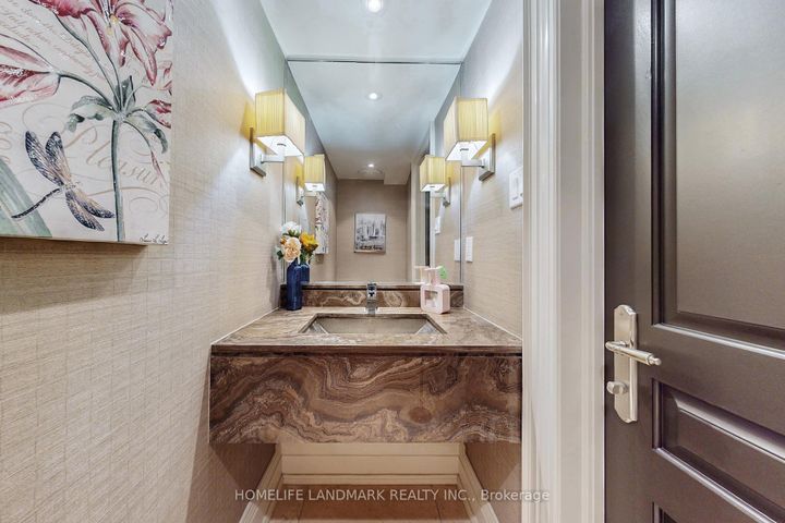 Photo 15 at 30 Bobwhite Crescent, Windfields, Toronto