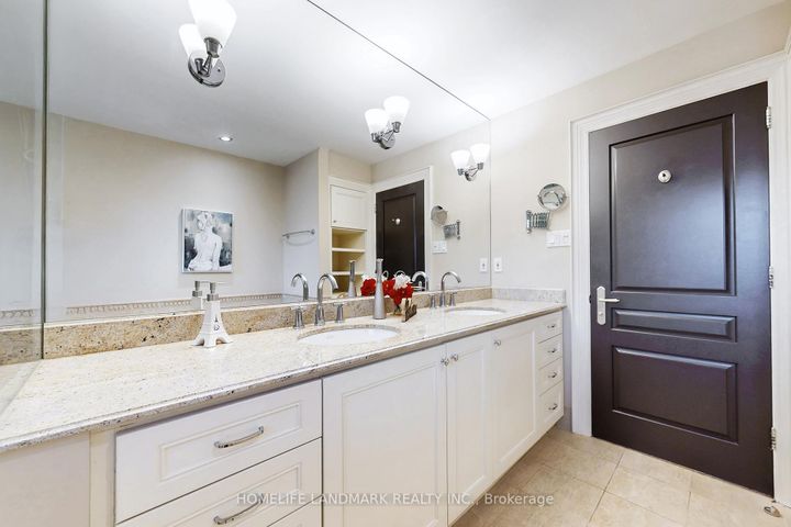 Photo 35 at 30 Bobwhite Crescent, Windfields, Toronto