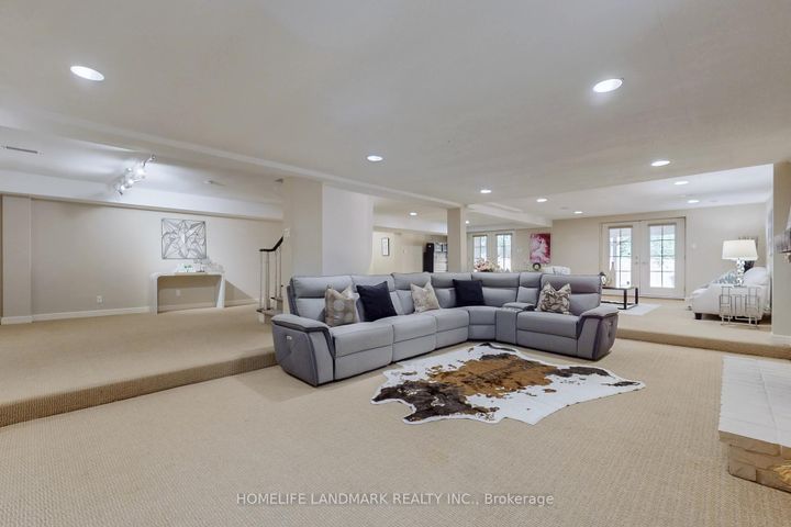 Photo 42 at 30 Bobwhite Crescent, Windfields, Toronto