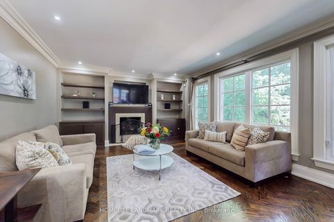 Photo 9 at 30 Bobwhite Crescent, Windfields, Toronto