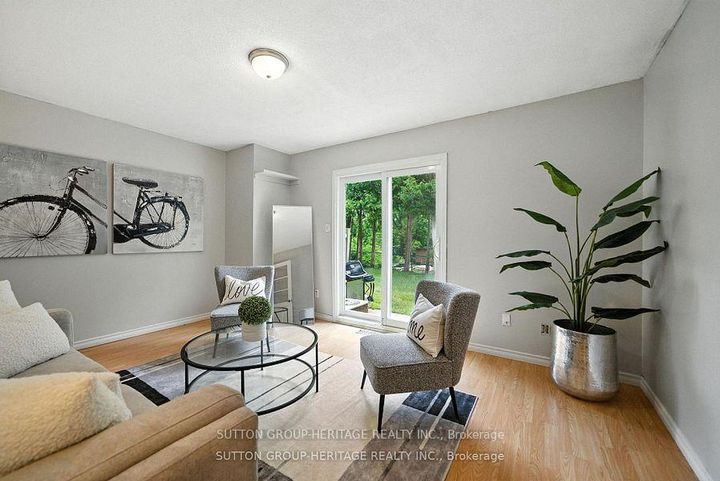 Photo 5 at 29 - 601 Galahad Drive, Eastdale, Oshawa