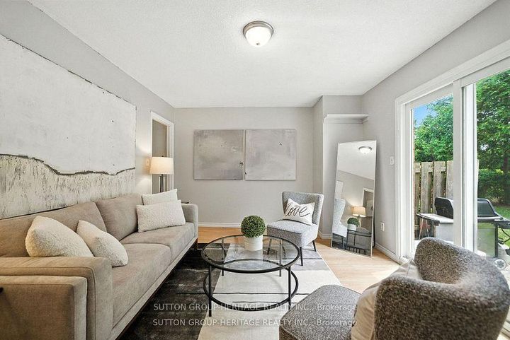 Photo 8 at 29 - 601 Galahad Drive, Eastdale, Oshawa