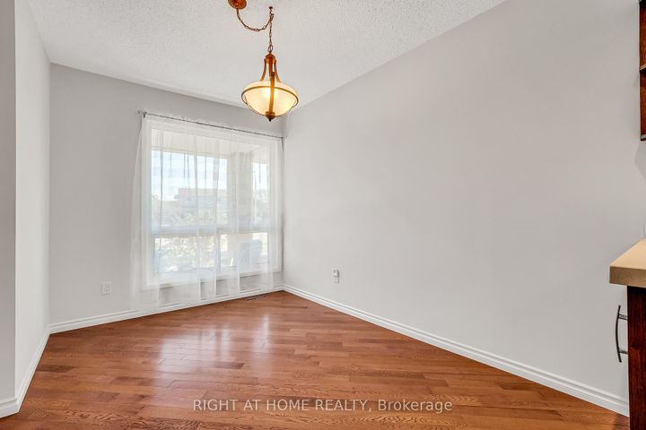 Photo 6 at 6842 Avila Road, Meadowvale, Mississauga