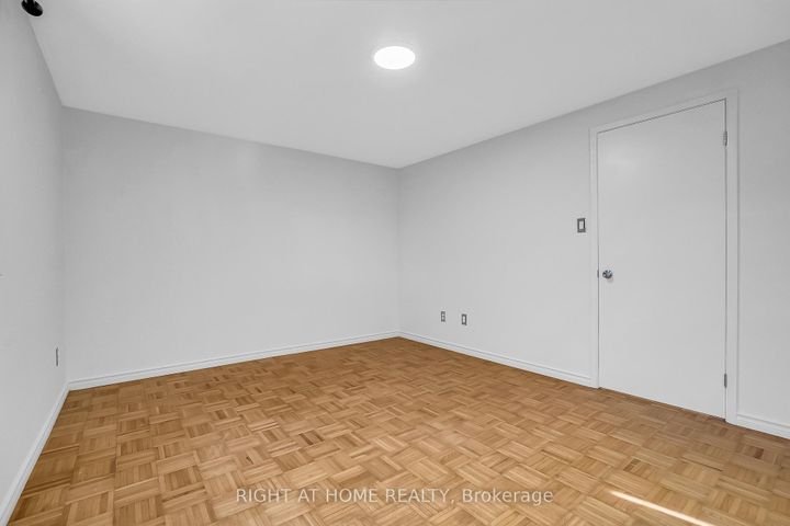 Photo 21 at 6842 Avila Road, Meadowvale, Mississauga