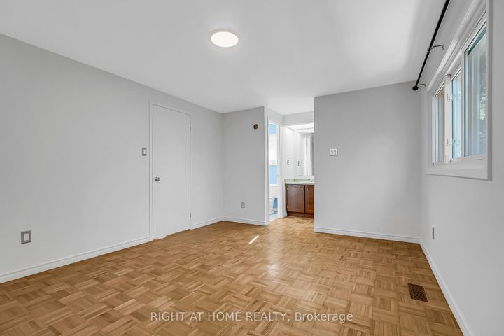 Photo 23 at 6842 Avila Road, Meadowvale, Mississauga