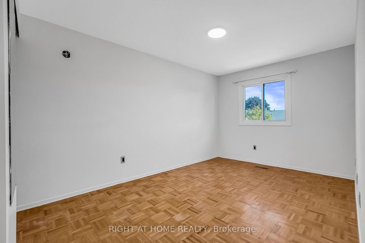 Photo 28 at 6842 Avila Road, Meadowvale, Mississauga