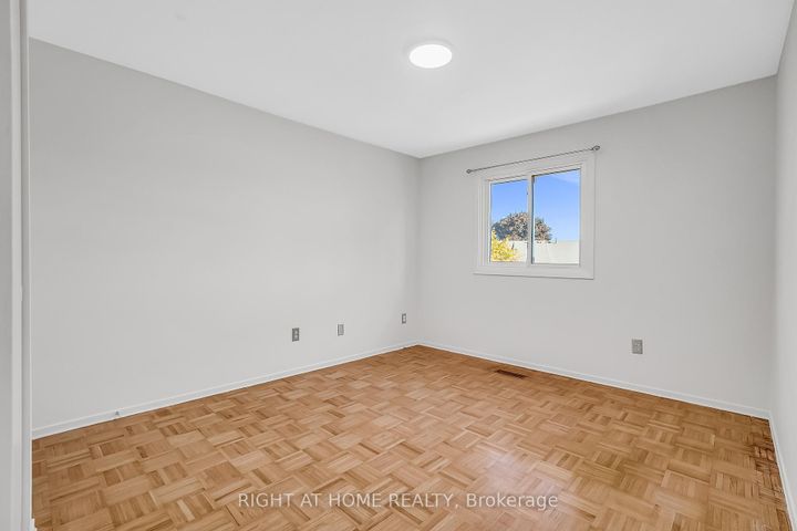 Photo 34 at 6842 Avila Road, Meadowvale, Mississauga