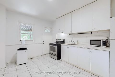Photo 8 at 1474 Dufferin Street, Junction, Toronto