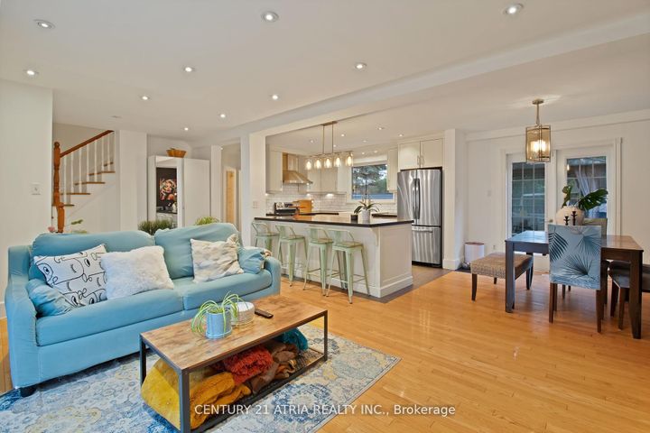 Photo 3 at 3222 Hornbeam Crescent, Erin Mills, Mississauga